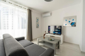 Sliema A26 - 5 mins walk to Valletta Ferry - Shopping Mall and Bay